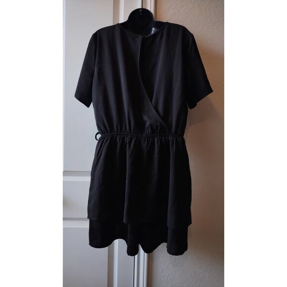 Short Sleeves Tiered Open Back Jumpsuit shorts Black romper size Large - Picture 5 of 14